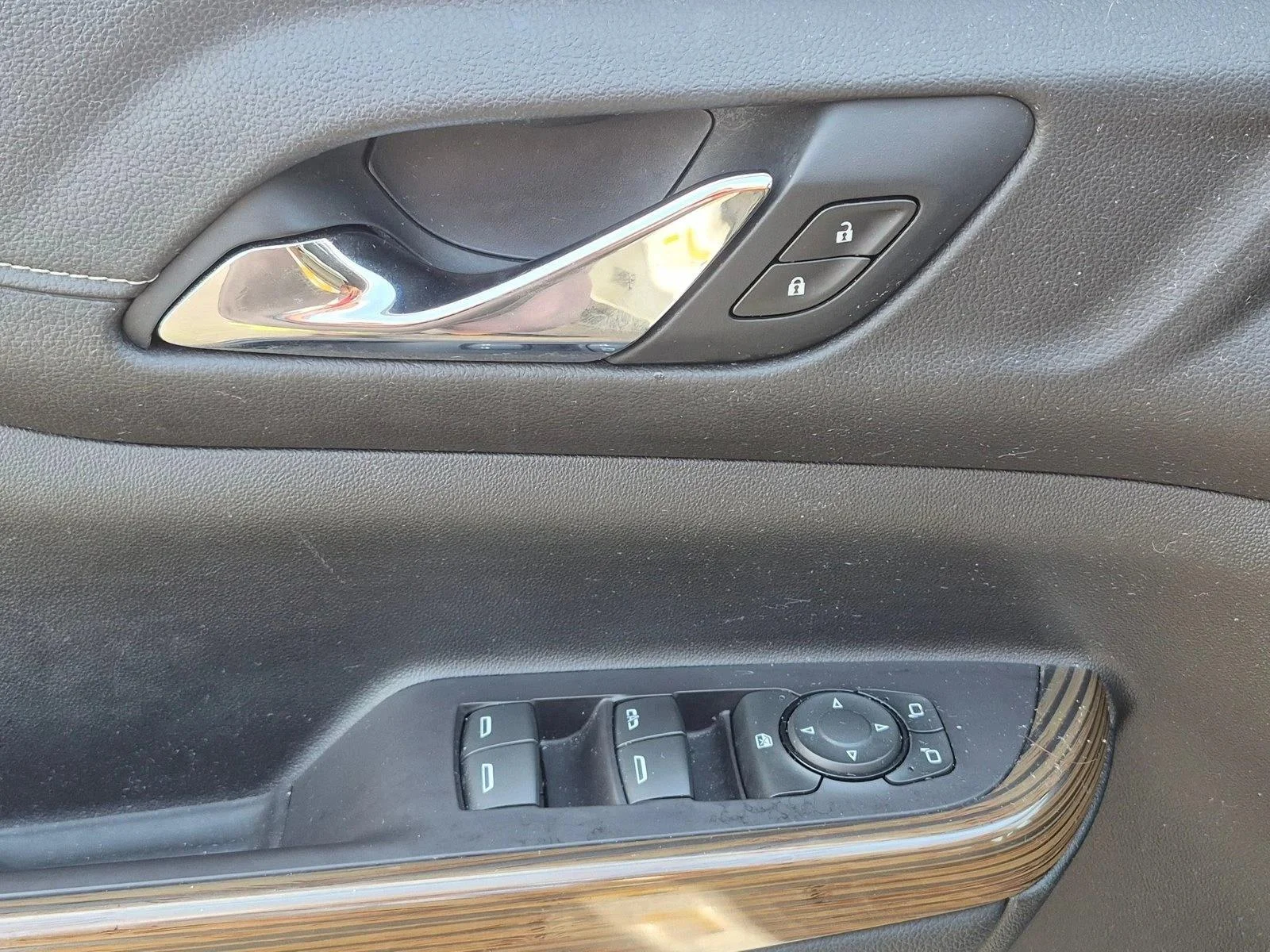 Used 2020 Summit White GMC SLE image 11