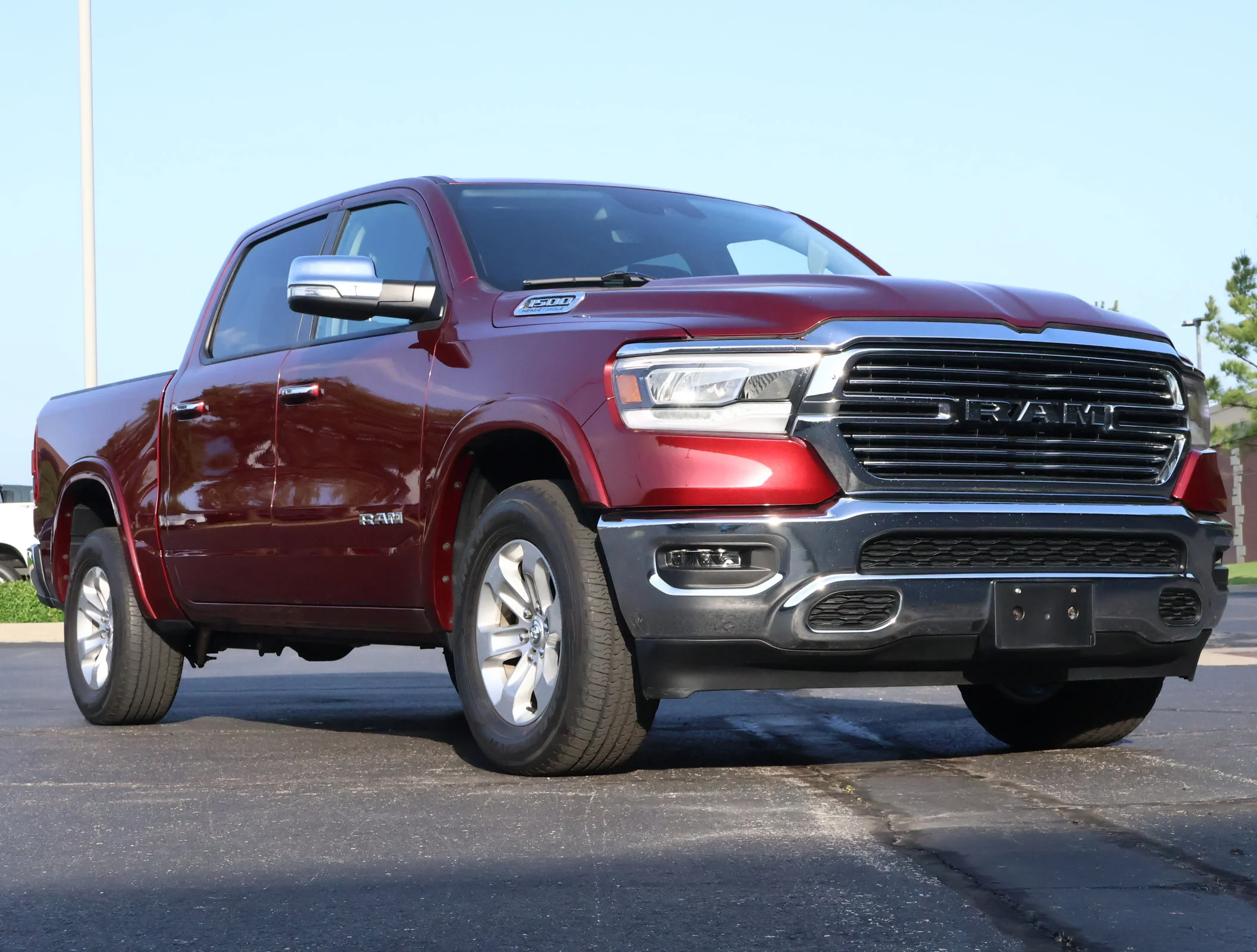 2022 RAM 1500 Laramie 4x4 Crew Cab 5'7's photo