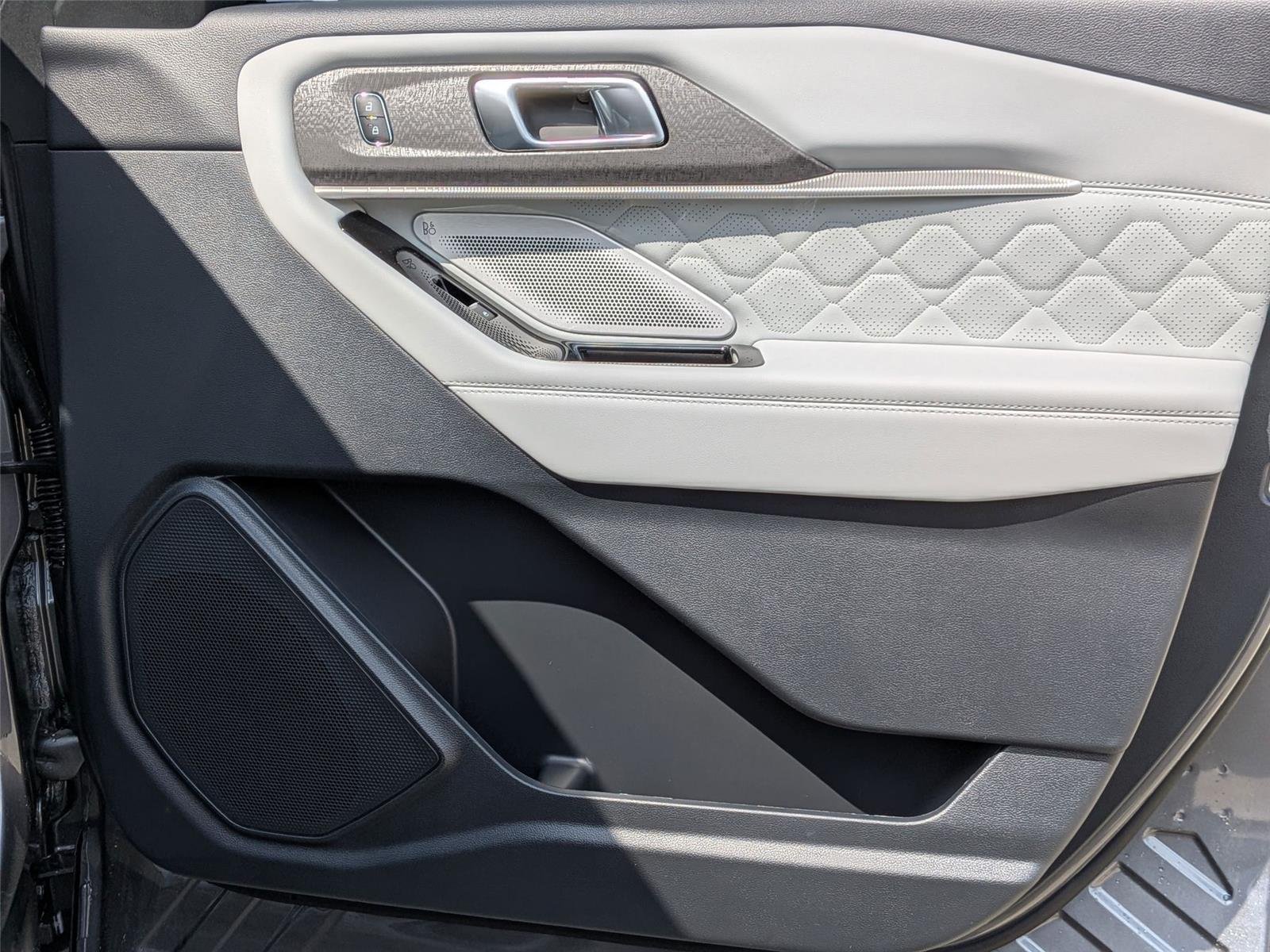 New 2026 Carbonized Gray Metallic Ford Platinum™ image 33