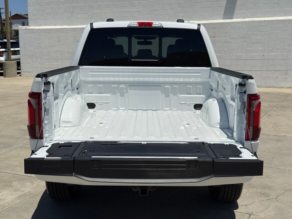 New 2026 Star White Metallic Tri-Coat Ford Platinum® image 15