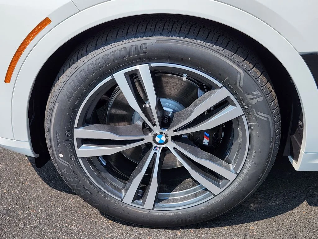 New 2027 Alpine White BMW xDrive40i image 7