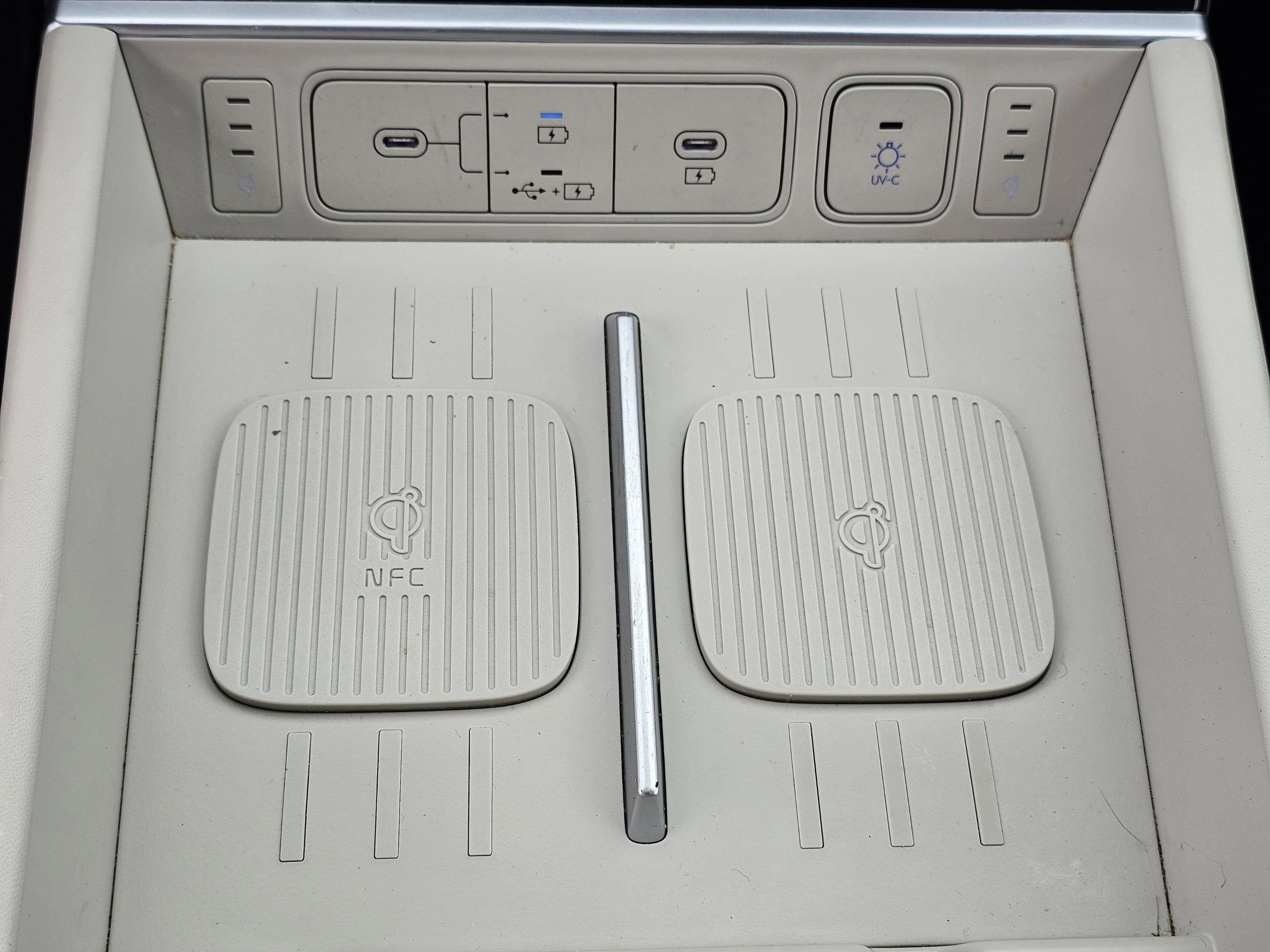 Used 2024 Hampton Gray Hyundai Calligraphy image 29