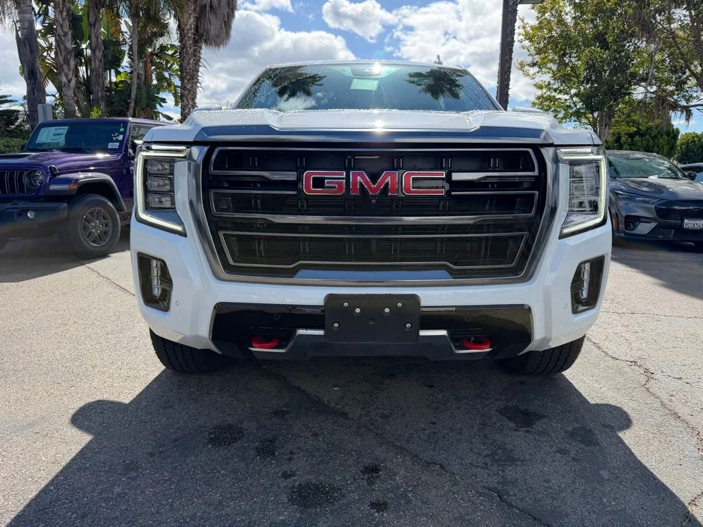 Used 2024 White GMC AT4 image 3