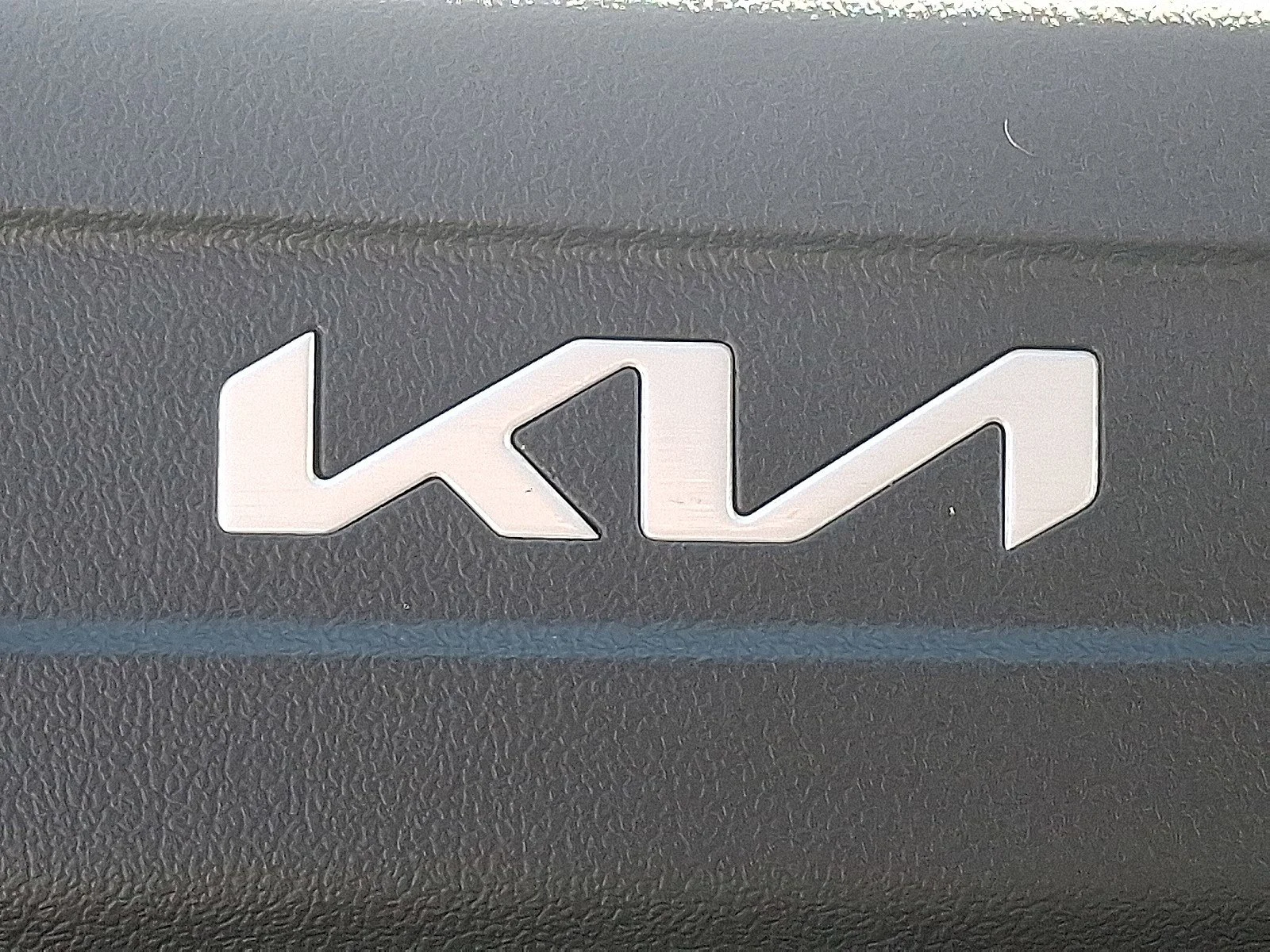 New 2026 Wolf Gray Kia S image 22