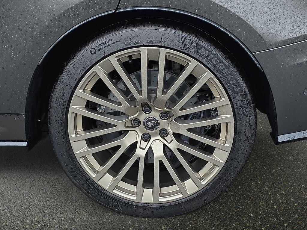 New 2025 Match-to-Sample Black in Satin finish LAND ROVER SV Edition Two image 35