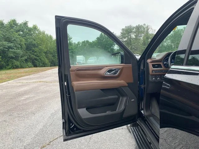 Used 2024 Black Chevrolet High Country image 23