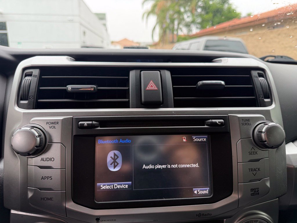 Used 2015 White Toyota SR5 image 24