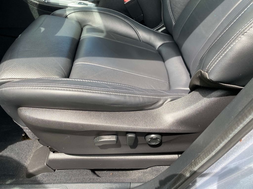 Used 2023 Silver Subaru Limited image 27