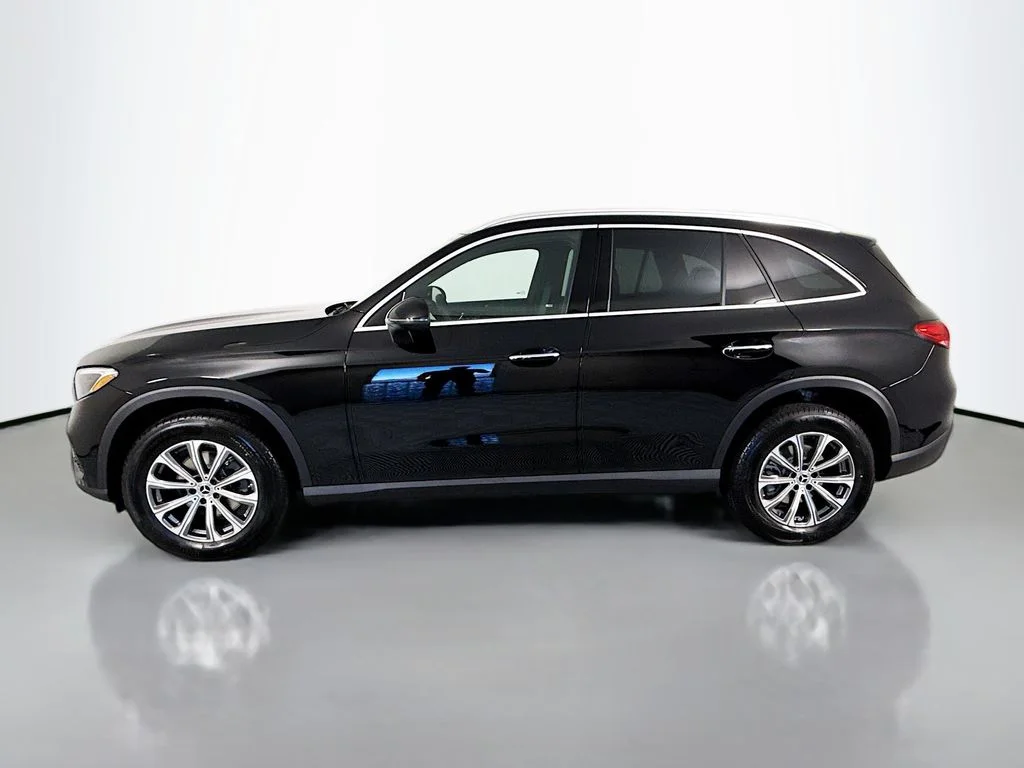 Used 2026 Black Mercedes-Benz GLC 300 image 2