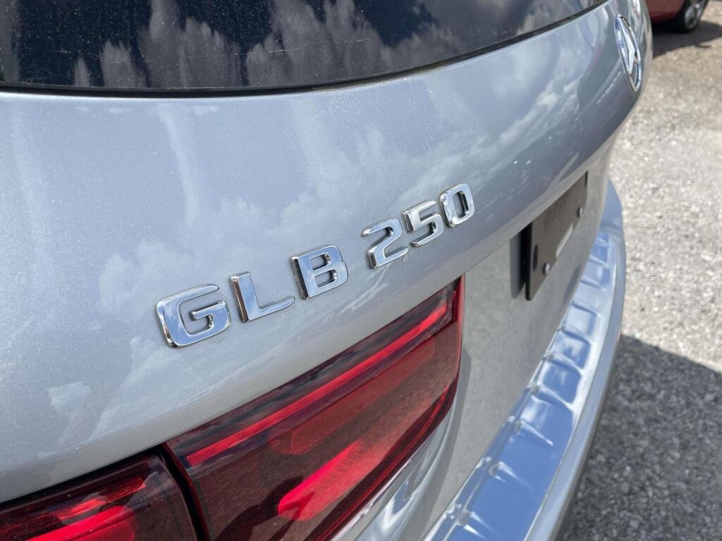 New 2026 Cirrus Silver Metallic Mercedes-Benz GLB 250 image 10