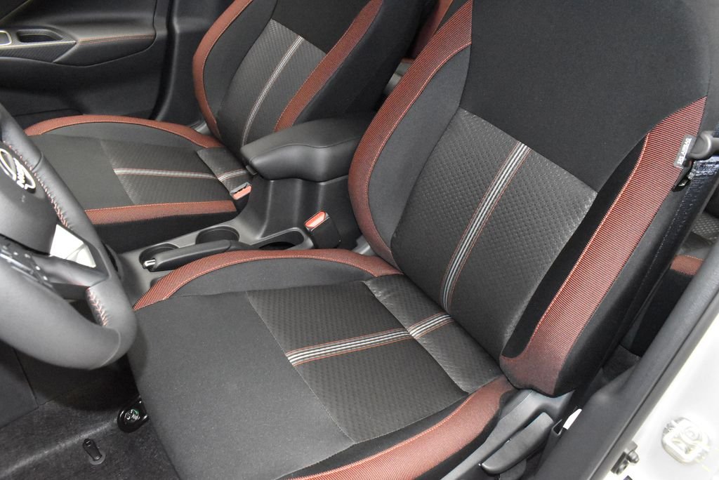2025 Nissan Versa Sedan SR - Photo 14