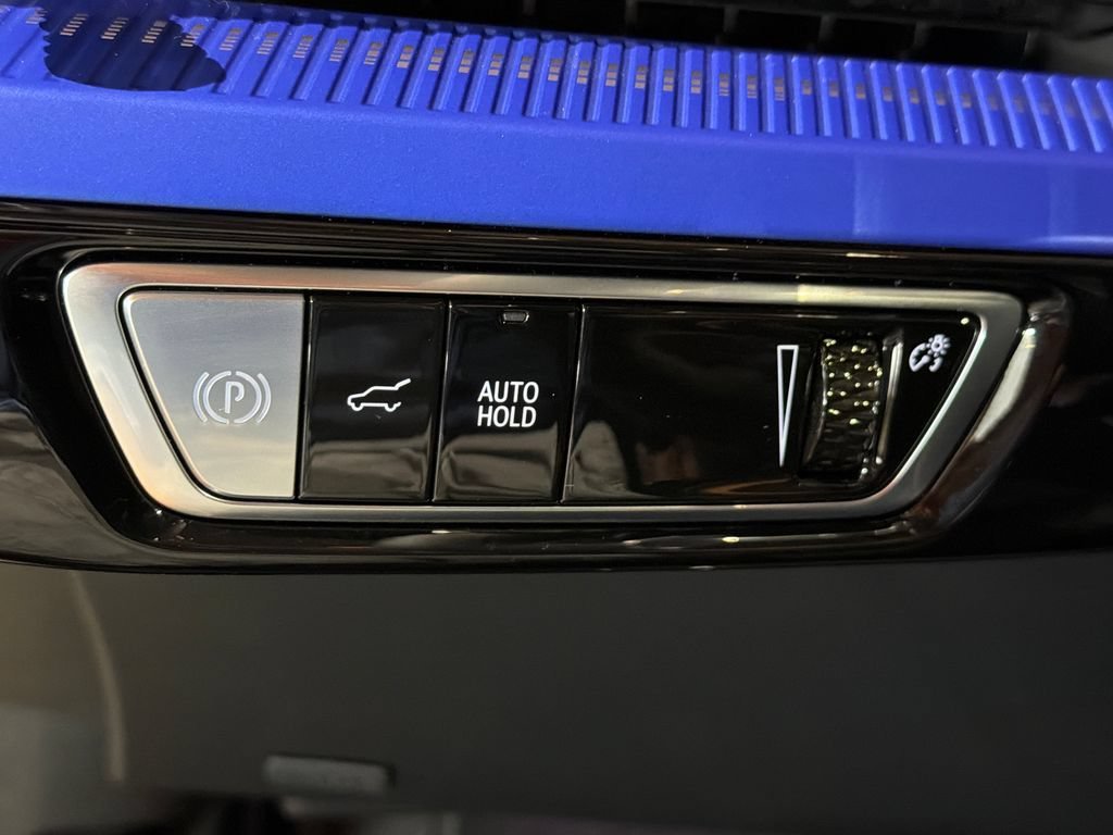 2026 Cadillac OPTIQ V-Series - Photo 23