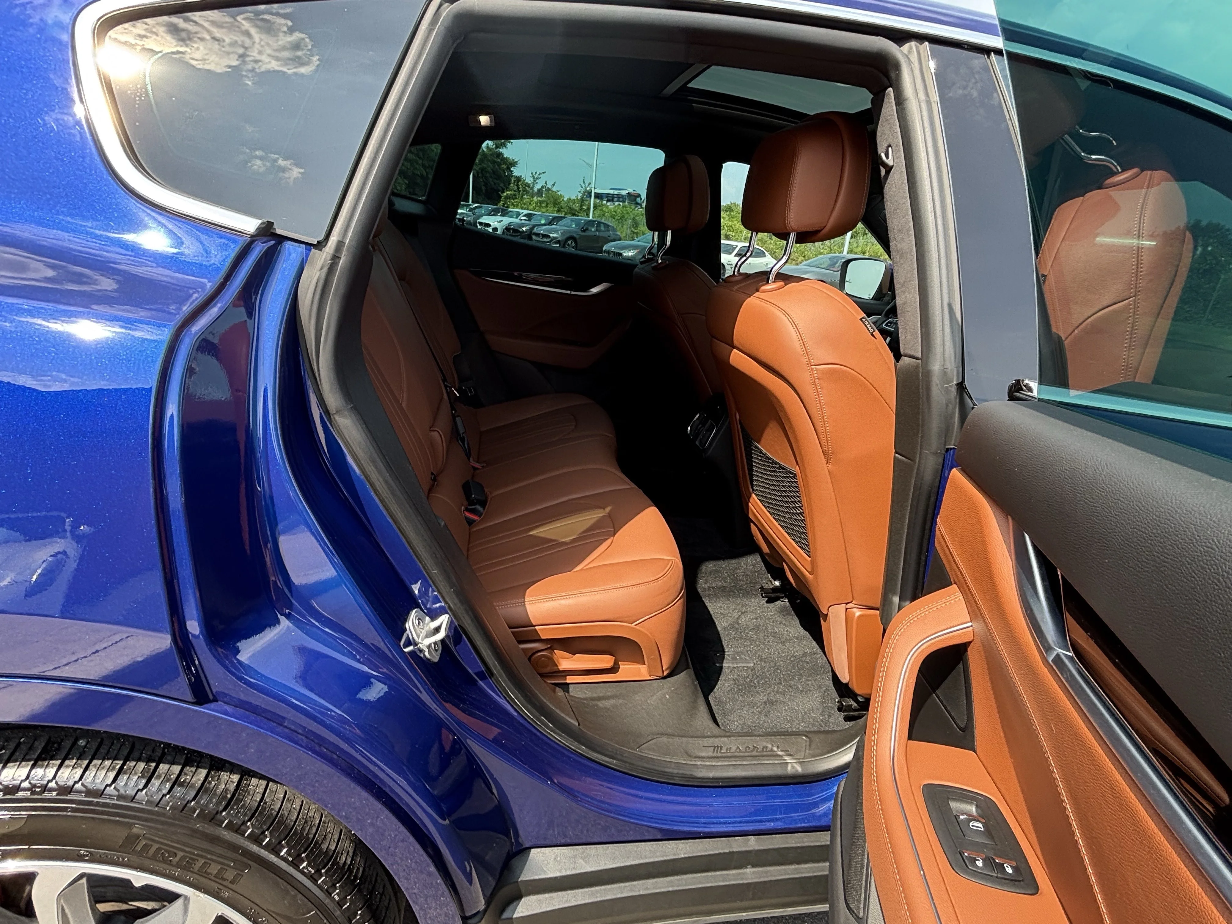 Used 2021 Blu Emozione Metallic Maserati S image 41