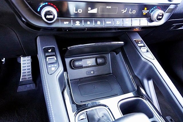 Used 2022 Silver Kia SX image 31