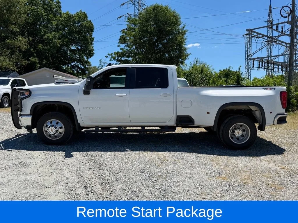 Used 2025 Summit White Chevrolet LT DRW image 9
