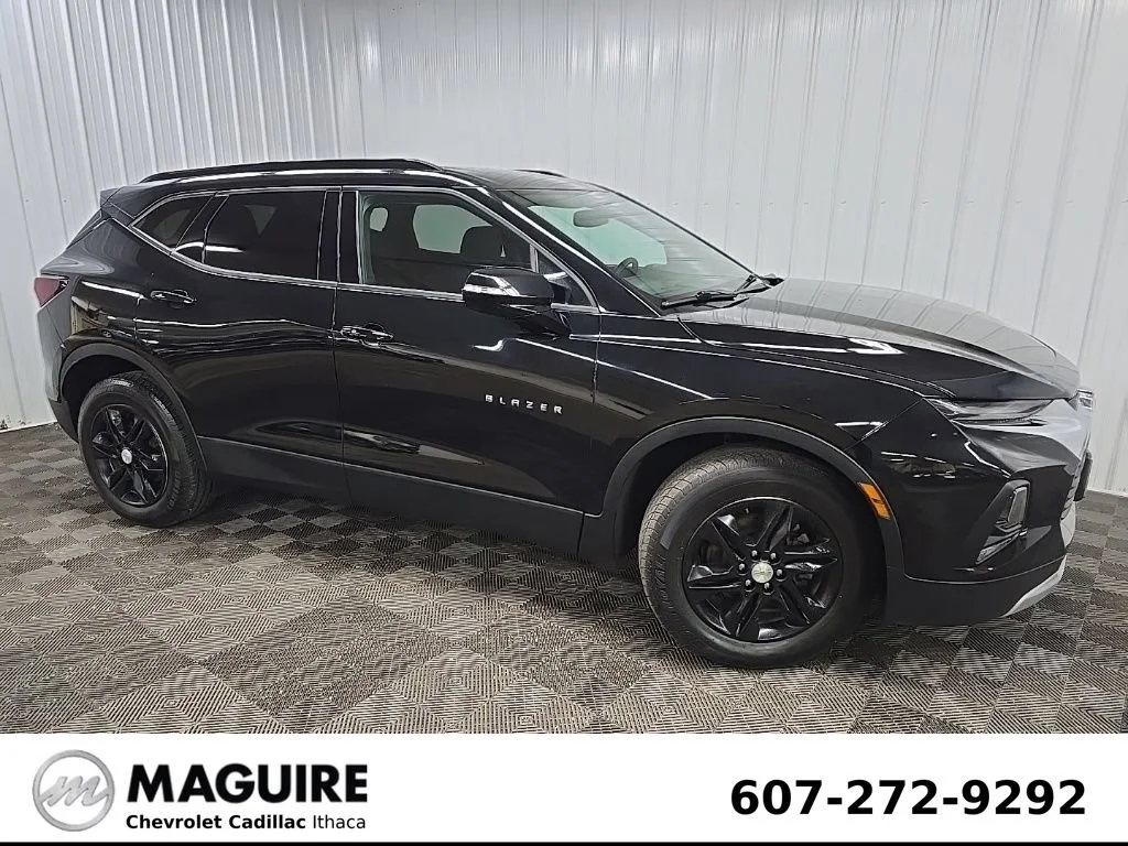Used 2020 BLACK Chevrolet LT image 1