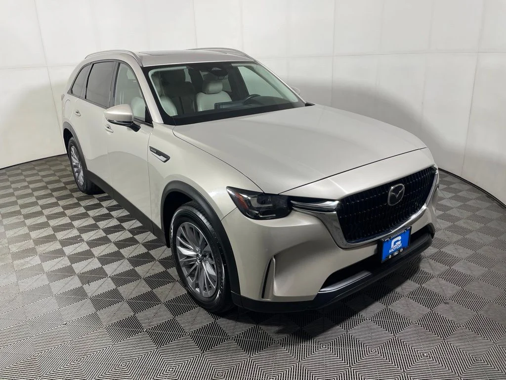 Used 2024 Silver Mazda Preferred image 1