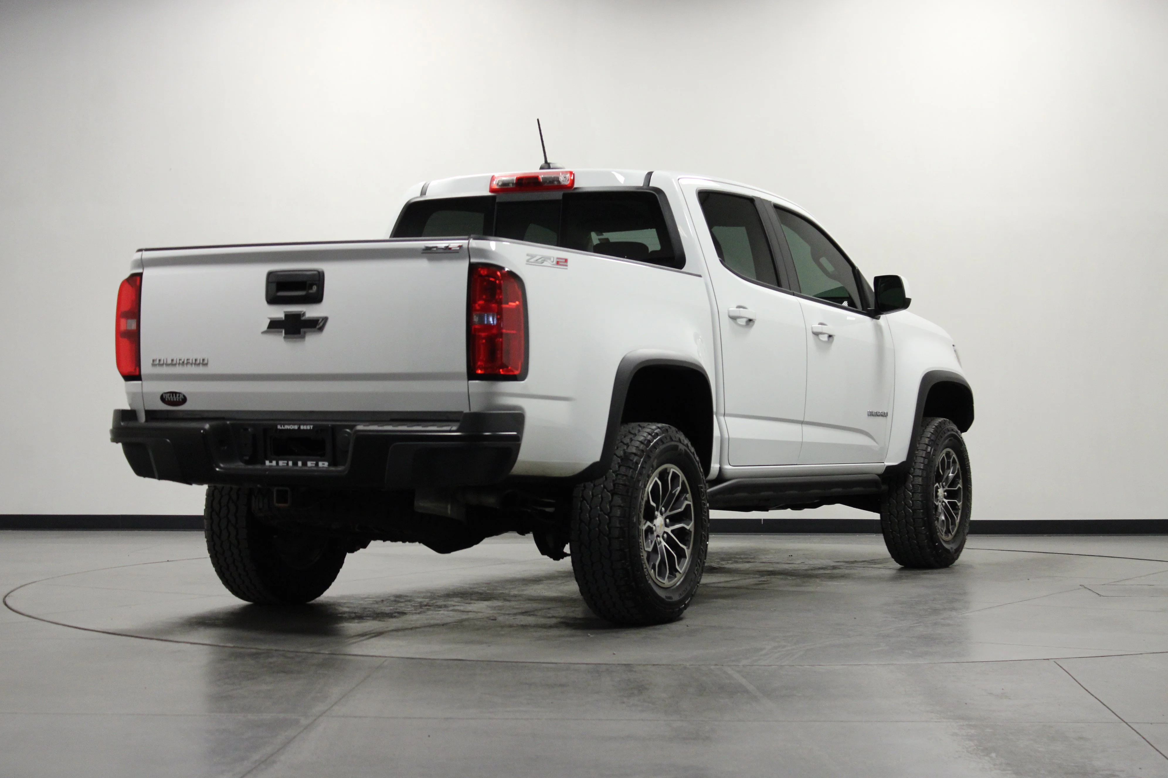 Used 2018 SUMMIT WHITE Chevrolet 4WD ZR2 image 4