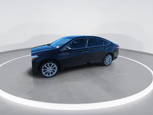 Used 2013 Black Toyota XLE Touring image 4