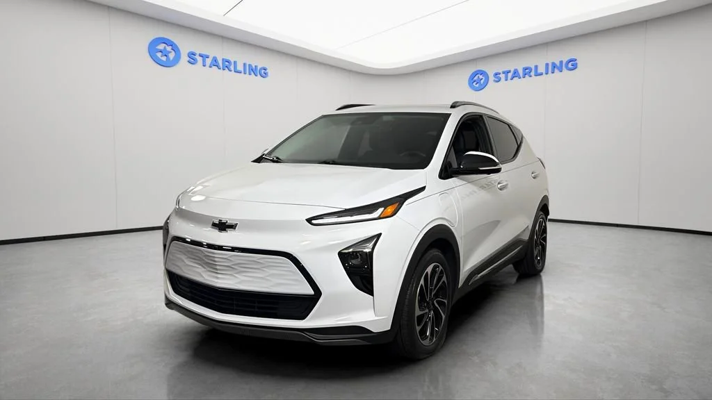Used 2023 Summit White Chevrolet Premier image 16