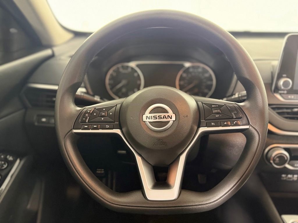 Used 2021 Black Nissan 2.5 SV image 8