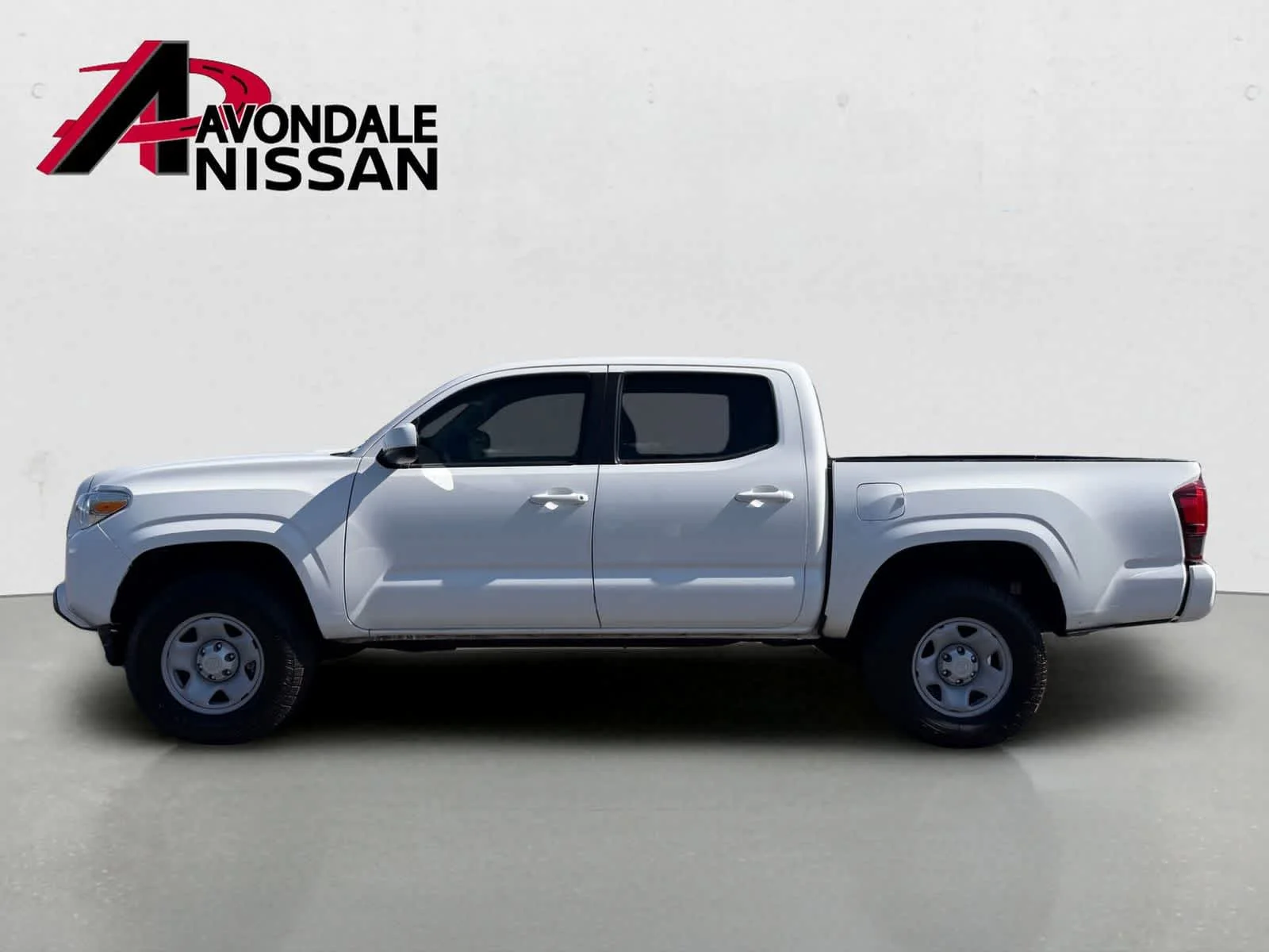 Used 2022 White Toyota SR image 3