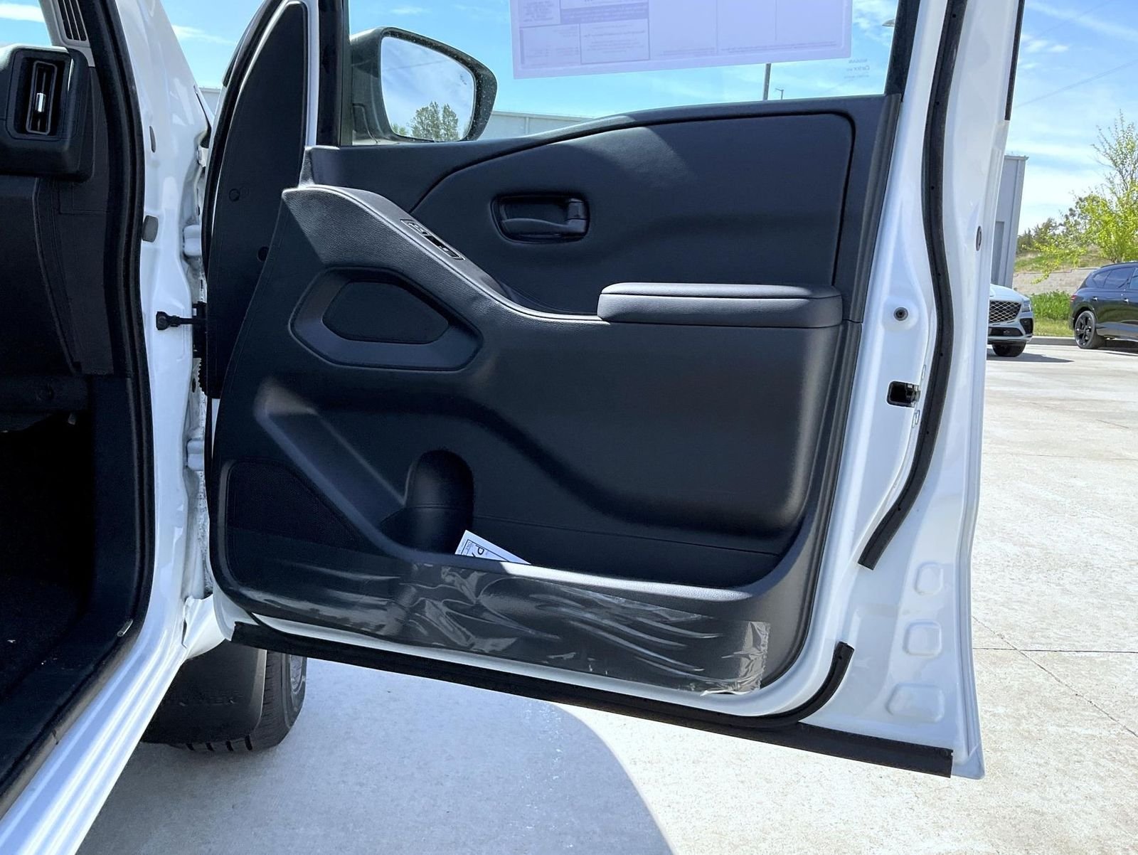 New 2026 Glacier White Nissan S image 17