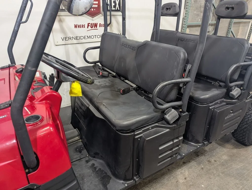 Used 2009 RED Polaris Crew image 6