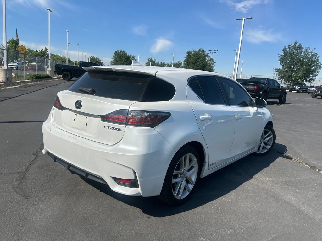 Used 2015 White Lexus 200h image 4
