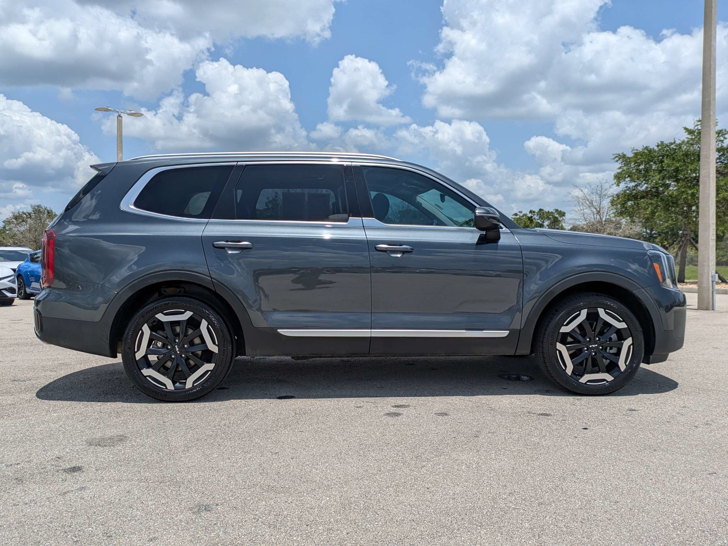 Certified Used 2023 Gravity Gray Kia S image 4