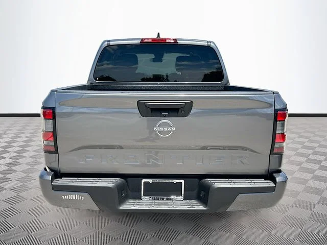 Used 2022 Gray Nissan SV image 6