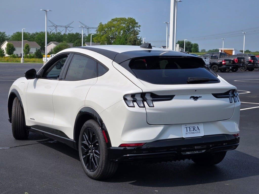 2025 Ford Mustang Mach-E Premium - Photo 17