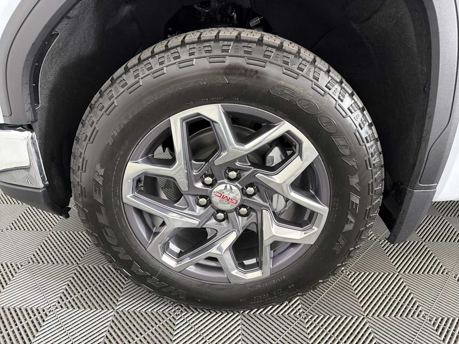 New 2026 Glacier White Tricoat GMC SLT image 9