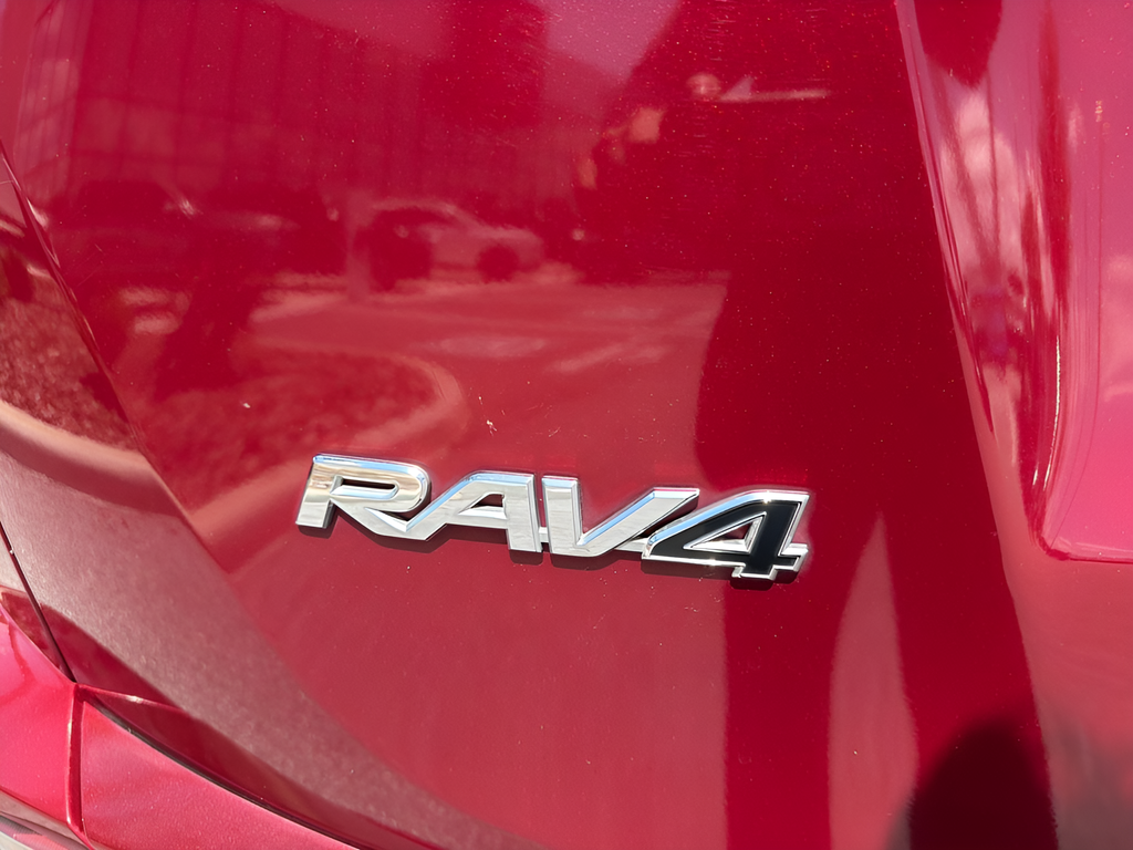 Used 2018 Red Toyota Limited image 38