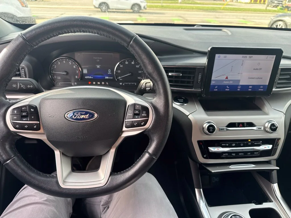 Used 2022 White Metallic Ford XLT image 15