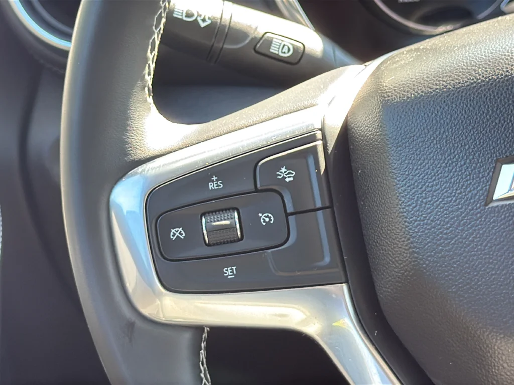 Used 2024 White Chevrolet LT image 34