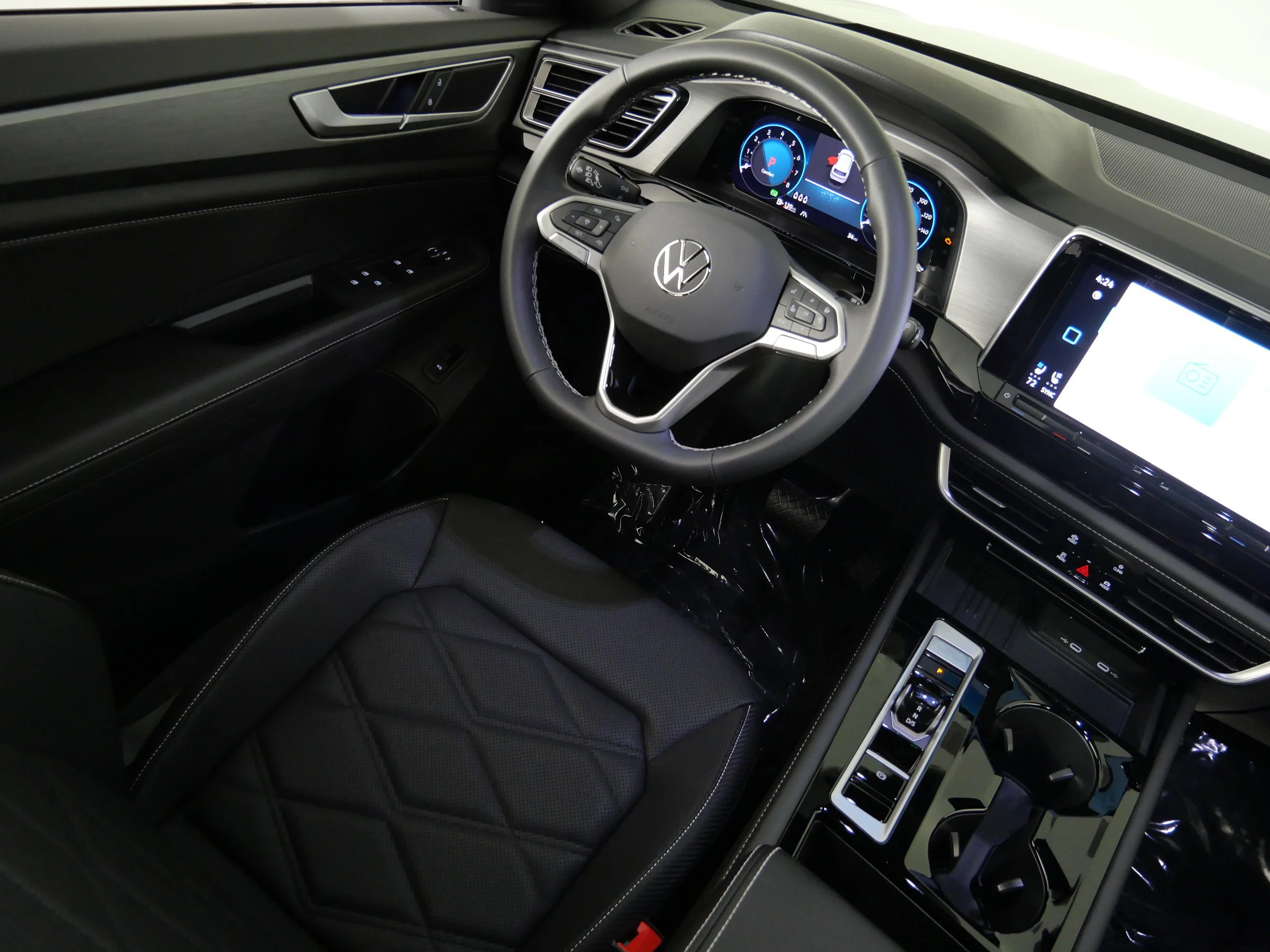 New 2026 Deep Black Pearl Volkswagen 2.0T SE w/Technology image 9