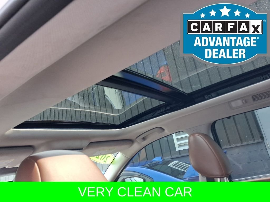 Used 2023 White Nissan Platinum image 13