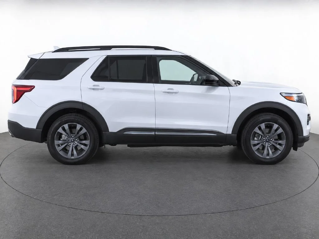 Used 2024 White Ford XLT image 8