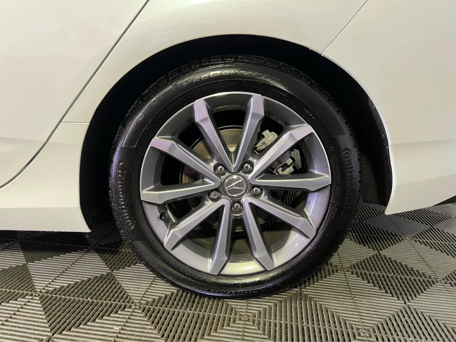 Used 2026 Platinum White Pearl Acura  image 9