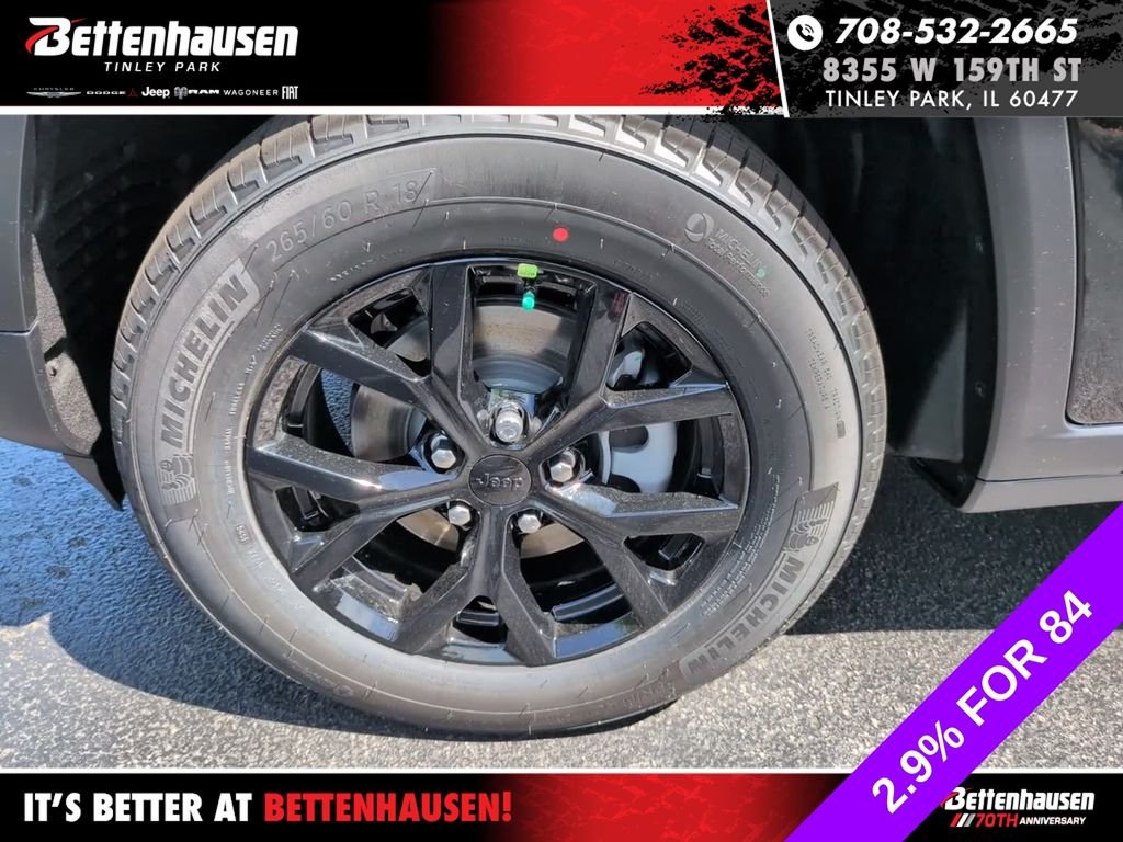 New 2026 Diamond Black Crystal Pearl-Coat Exterior Paint Jeep Altitude image 14
