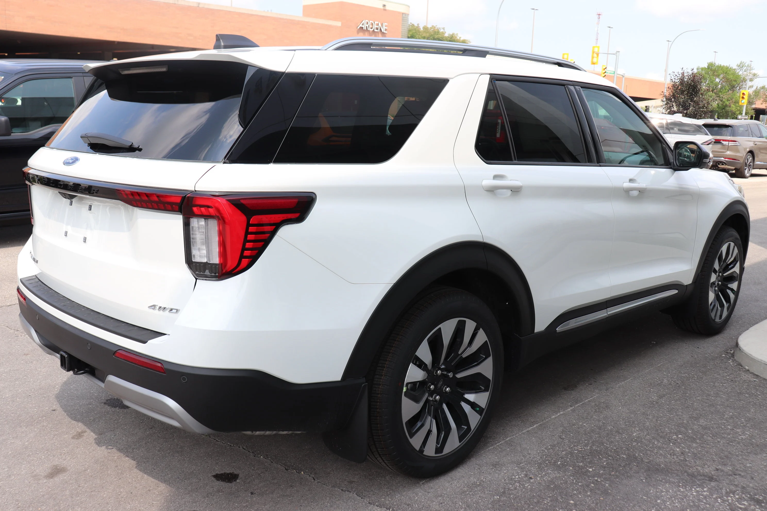 New 2026 STAR WHITE METALLIC TRI-COAT Ford Platinum image 5