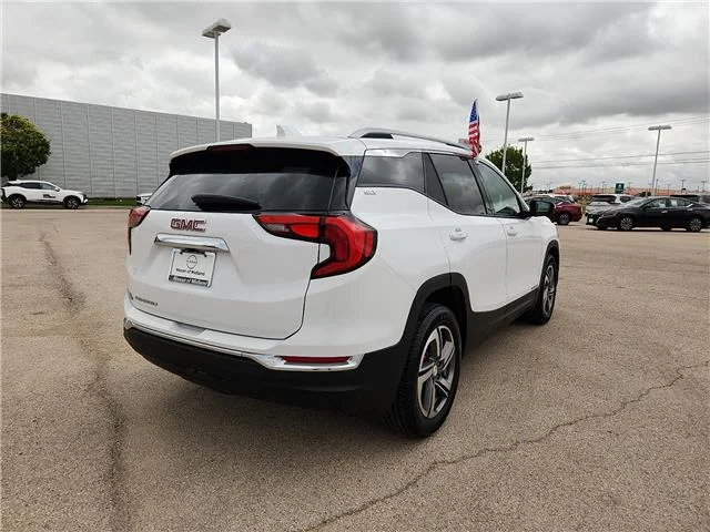 Used 2020 White Frost Tricoat GMC SLT Front-wheel Drive image 4