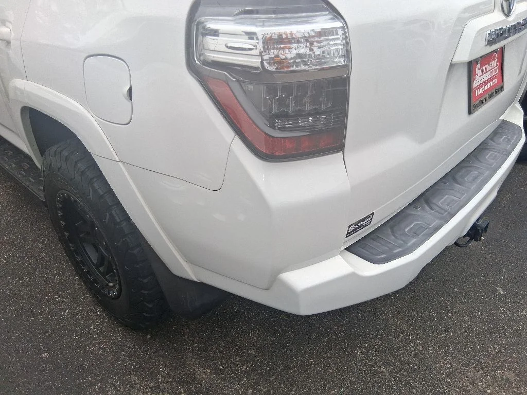 Used 2019 White Toyota SR5 image 8