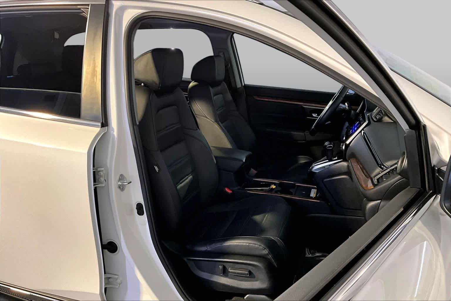 Used 2022 Platinum White Pearl Honda Touring image 8