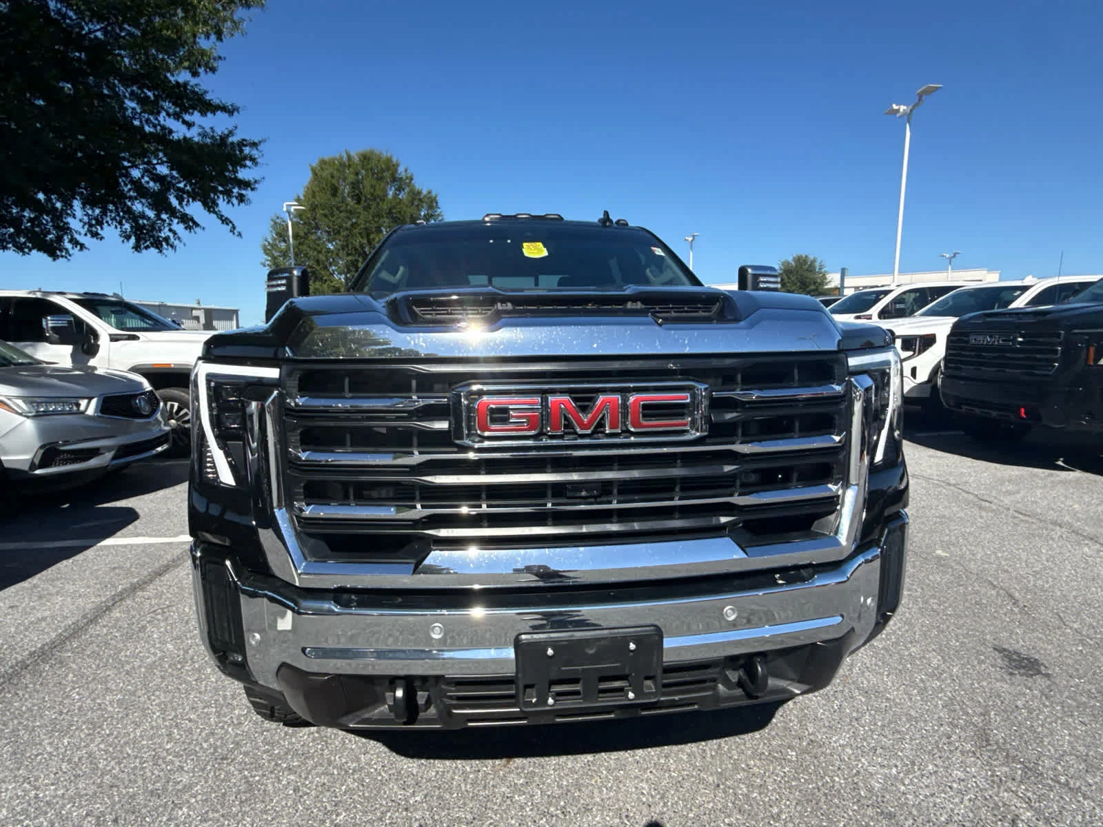 Used 2025 Onyx Black GMC SLT image 2