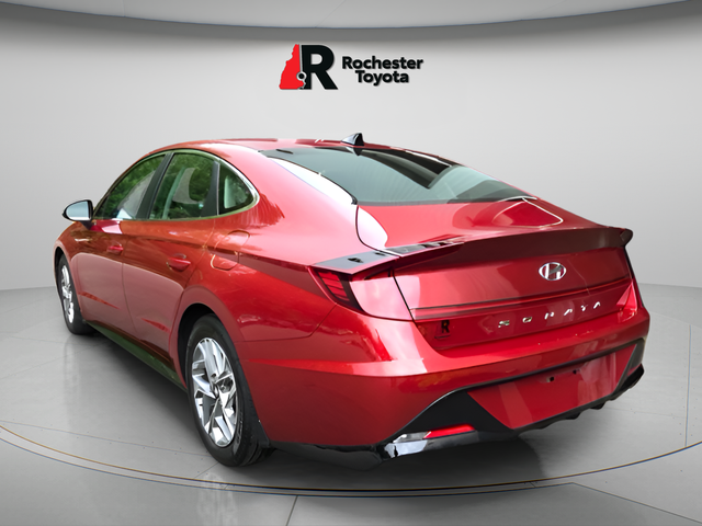 Used 2023 Red Hyundai SEL image 5