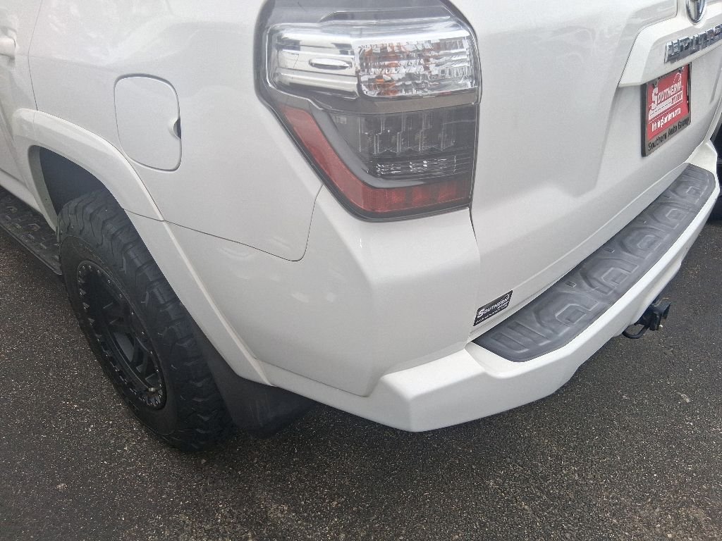 Used 2019 White Toyota SR5 image 8