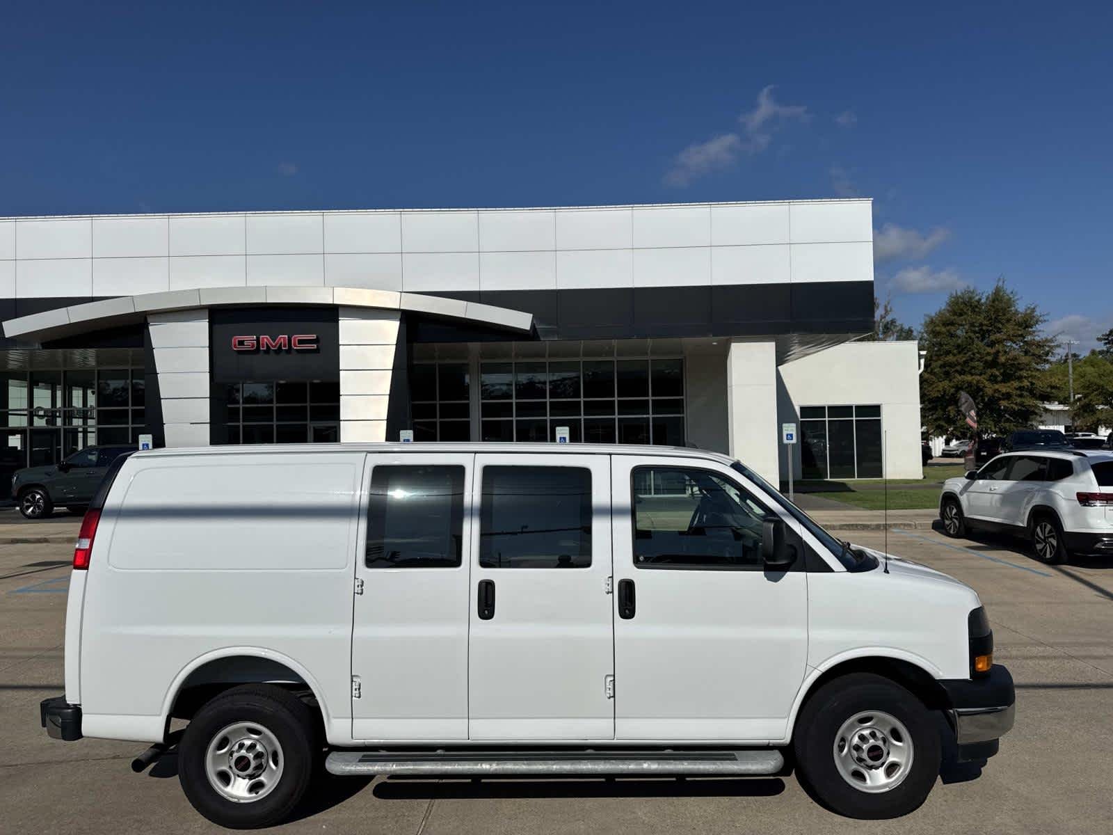 2025 GMC Savana Work