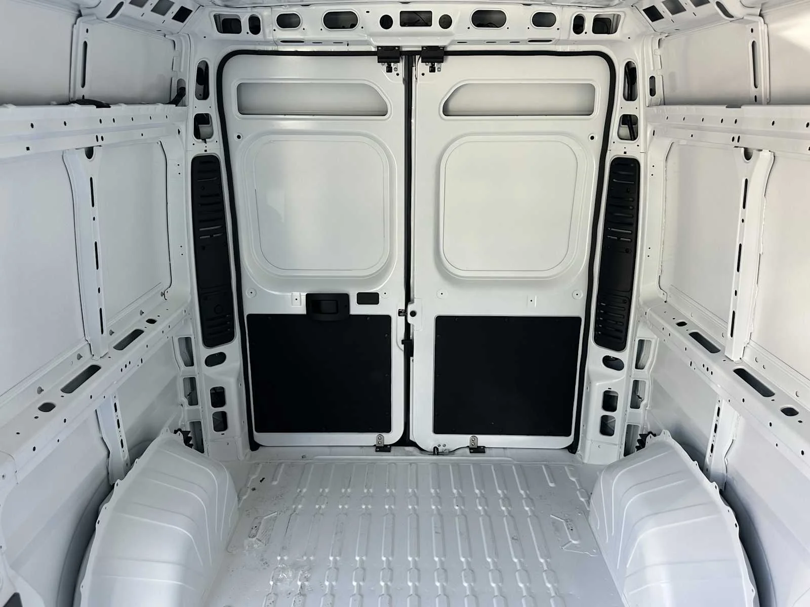 New 2026 Bright White Clear-Coat Exterior Paint RAM Tradesman image 20